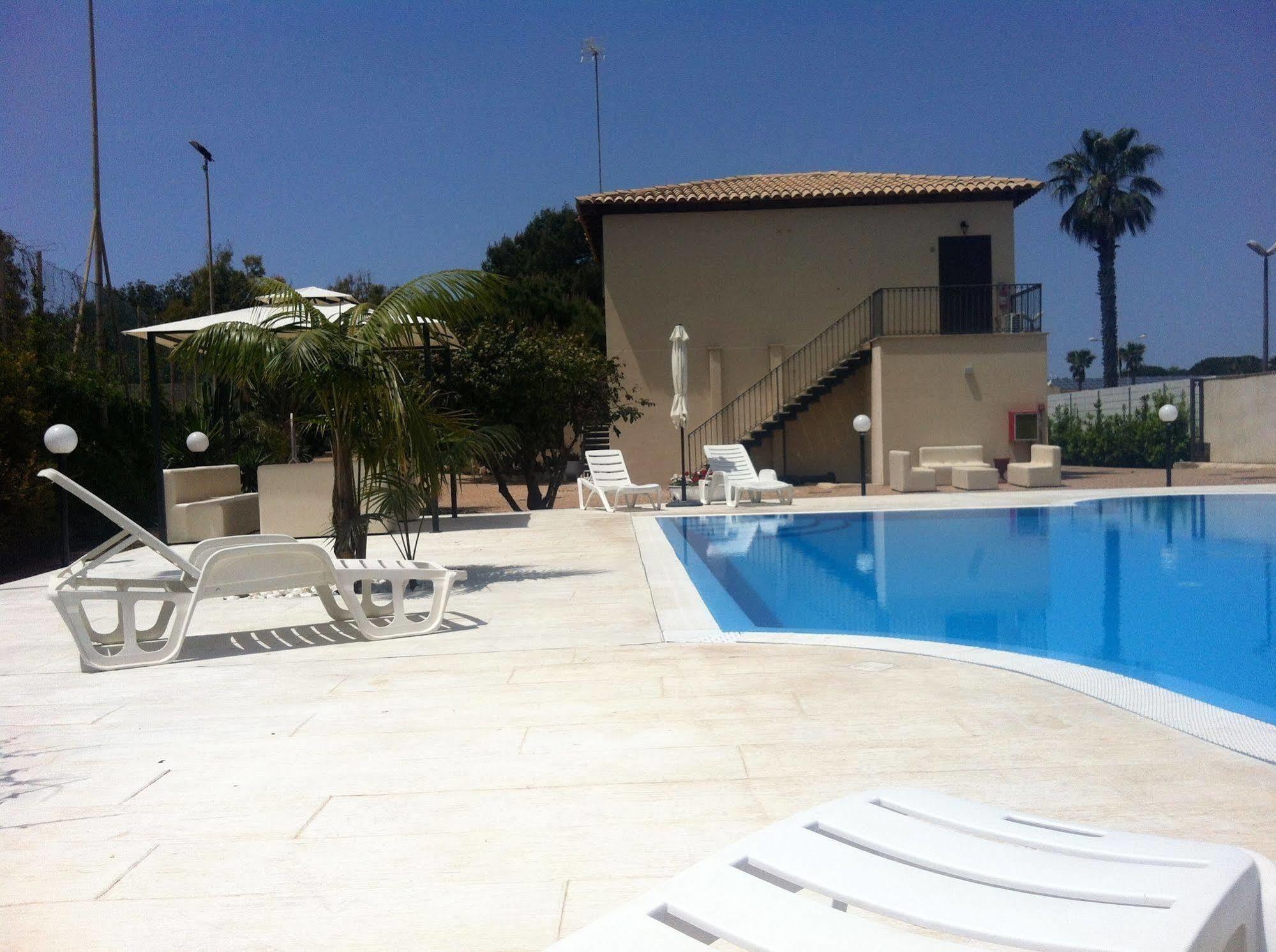 Hotel Aria Di Mare Marina di Ragusa Buitenkant foto